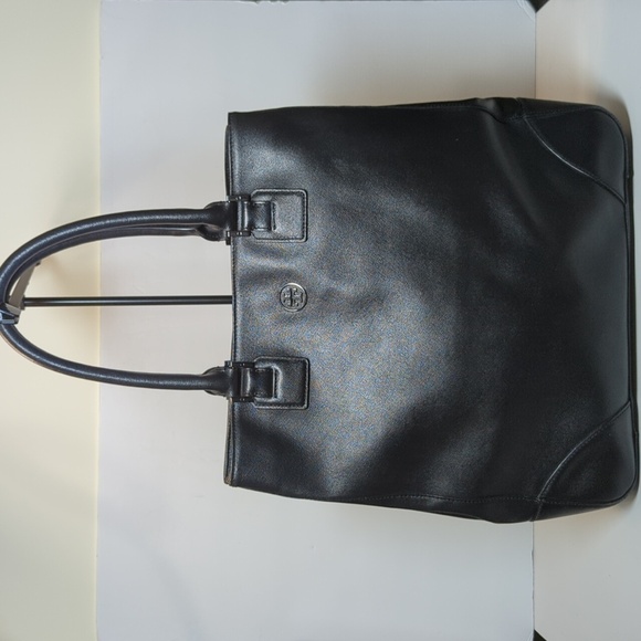 Tory Burch Handbags - Tory Burch Robinson magazine tote shoulder bag